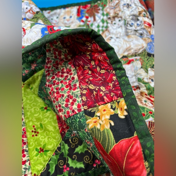 Quilted Christmas Cats Holly Berry Table Runner/Bed Topper Holidays Home Decor - Picture 5 of 13